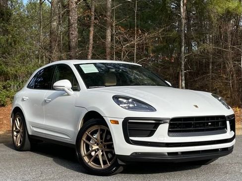 Used 2022 Porsche Macan AWD/4WD image 9