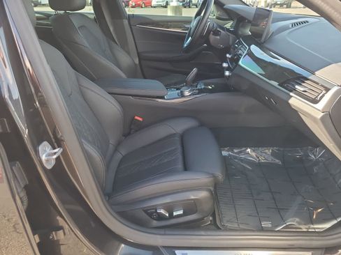 Used 2022 BMW 530i xDrive w/ Premium Package image 22