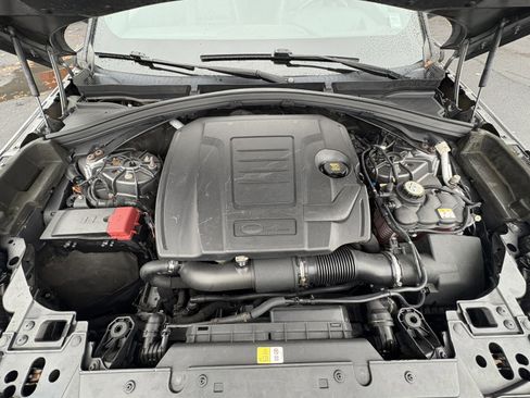 Used 2018 Land Rover Range Rover Velar R-Dynamic HSE image 33