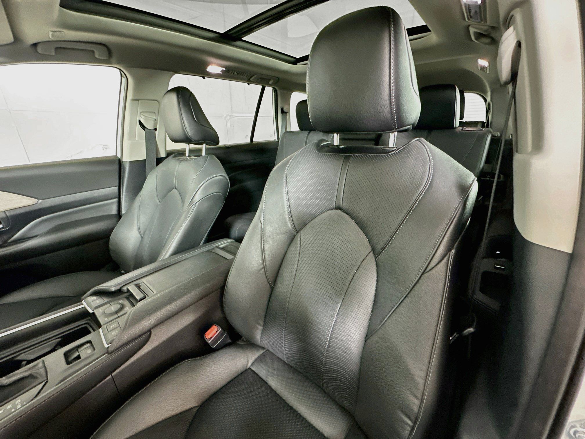 Used 2025 Toyota Grand Highlander AWD image 20