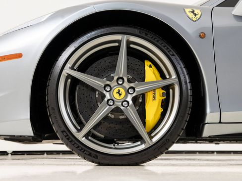 Certified 2014 Ferrari 458 Italia Coupe RWD image 17