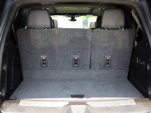 Used 2021 Chevrolet Tahoe Premier w/ Premium Package AWD/4WD image 27