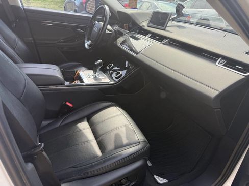 Used 2020 Land Rover Range Rover Evoque SE image 11