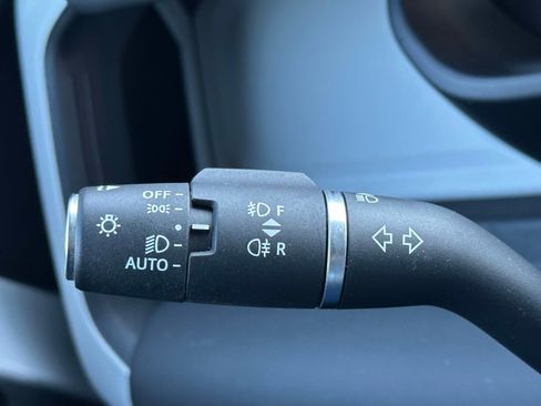 Used 2025 Land Rover Defender 110 S image 24