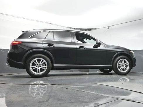 Used 2025 Mercedes-Benz GLC 300 GLC 300 image 40