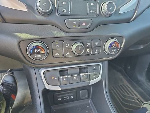 Used 2024 GMC Terrain SLE w/ GMC Pro Grade Package AWD/4WD image 20