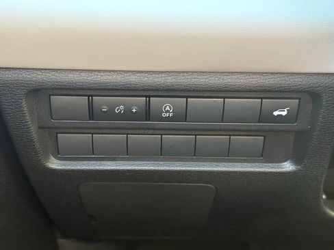 New 2026 Mitsubishi Outlander SE image 9