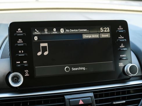 Used 2018 Honda Accord EX image 36