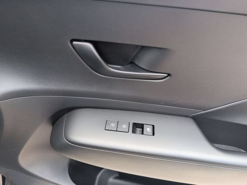 Used 2025 Hyundai Kona SEL FWD image 33