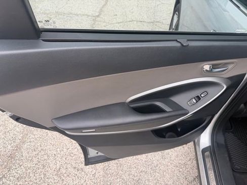 Used 2018 Hyundai Santa Fe Limited image 35