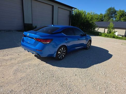 Used 2024 Nissan Sentra SV w/ SV Premium Package FWD image 3