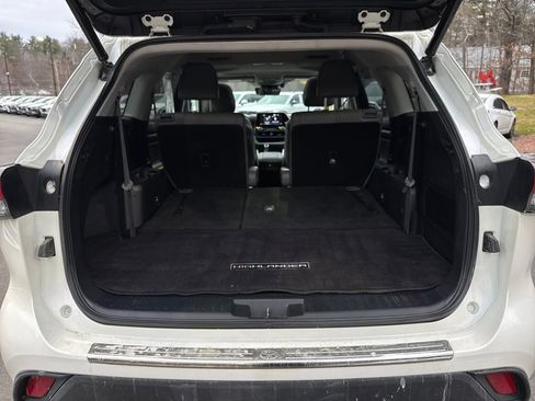 Used 2020 Toyota Highlander XLE image 20