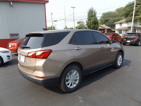 Used 2018 Chevrolet Equinox LS AWD/4WD image 6