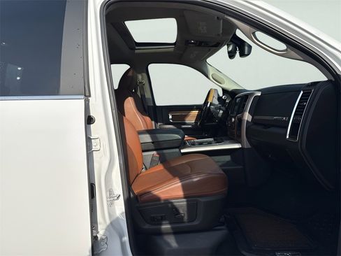 Used 2018 RAM 3500 Laramie Longhorn w/ Max Tow Package image 10