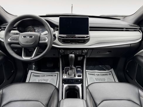 Used 2024 Jeep Compass Limited w/ Sun and Sound Group image 17