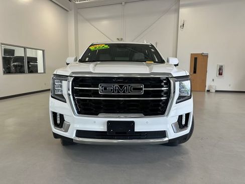 Used 2024 GMC Yukon XL SLT w/ SLT Luxury Package AWD/4WD image 3