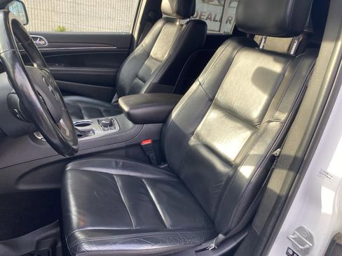 Used 2021 Jeep Grand Cherokee Limited AWD/4WD image 16