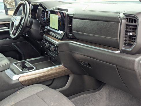 Used 2024 Chevrolet Silverado 2500 LT w/ Safety Package image 28