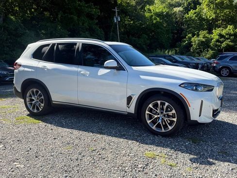 Used 2024 BMW X5 xDrive40i w/ Premium Package AWD/4WD image 7