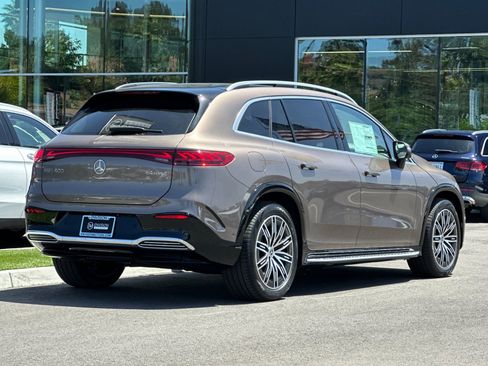 New 2026 Mercedes-Benz EQS 400 4MATIC SUV image 3