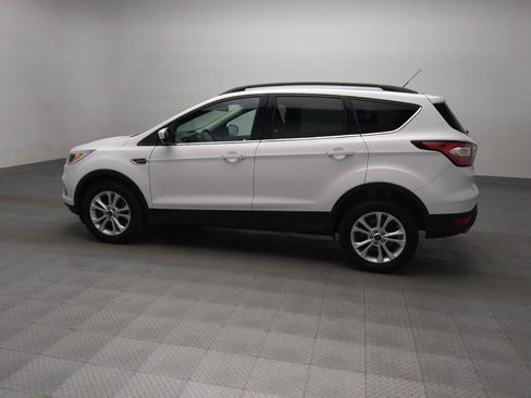 Used 2018 Ford Escape SE image 3
