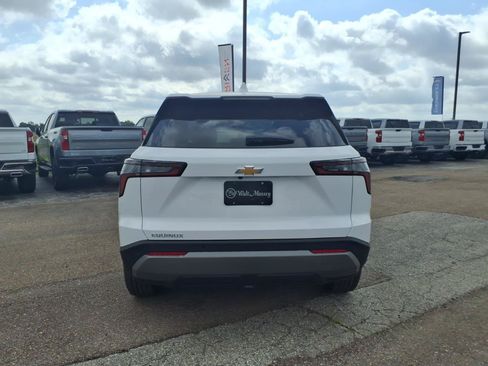 New 2026 Chevrolet Equinox LT w/ LPO, Floor Liner Package FWD image 4