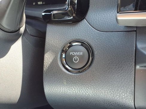 Used 2025 Toyota Camry SE w/ Convenience Package FWD image 22