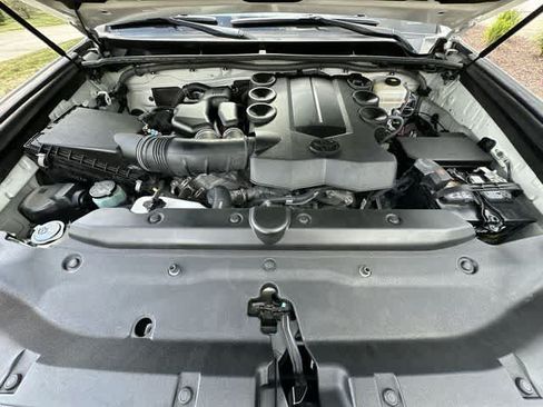 Used 2018 Toyota 4Runner Limited AWD/4WD image 29