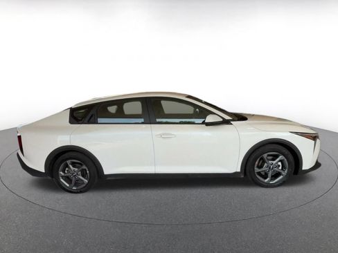 Used 2025 Kia K4 FWD image 16