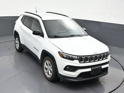 Used 2024 Jeep Compass Latitude AWD/4WD image 24