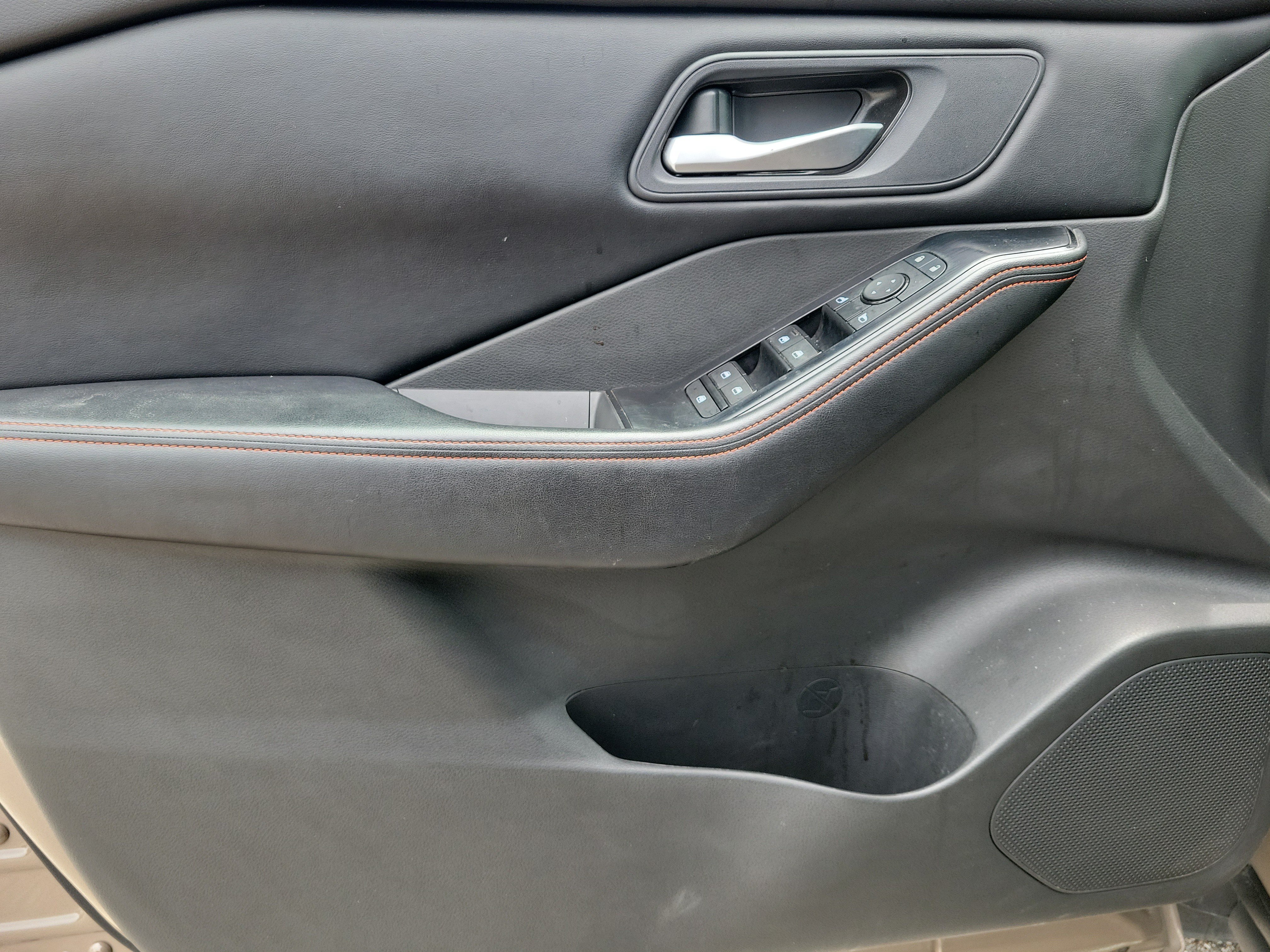 Certified 2025 Nissan Rogue SV AWD/4WD image 15
