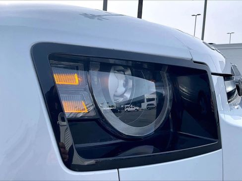 Used 2023 Land Rover Defender 110 SE image 25