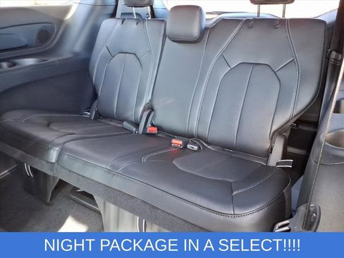 New 2026 Chrysler Pacifica Select image 13