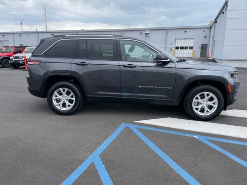 Certified 2023 Jeep Grand Cherokee Limited AWD/4WD image 6