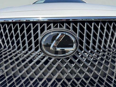 Used 2023 Lexus LS 500 w/ Accessory Package (Z2) RWD image 13