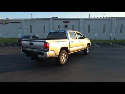 Used 2022 Toyota Tacoma SR image 8