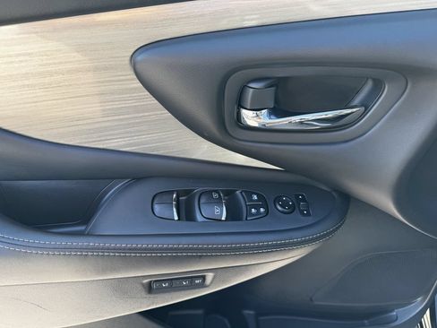 Used 2017 Nissan Murano AWD image 12