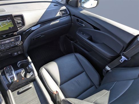 Used 2022 Honda Pilot Touring image 19