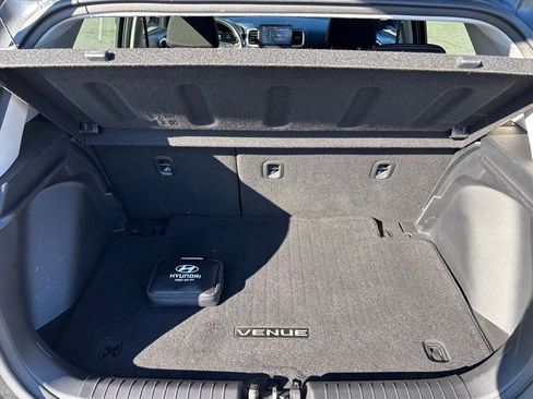 Used 2025 Hyundai Venue SEL image 26