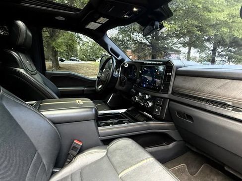 Used 2023 Ford F250 Platinum AWD/4WD image 41