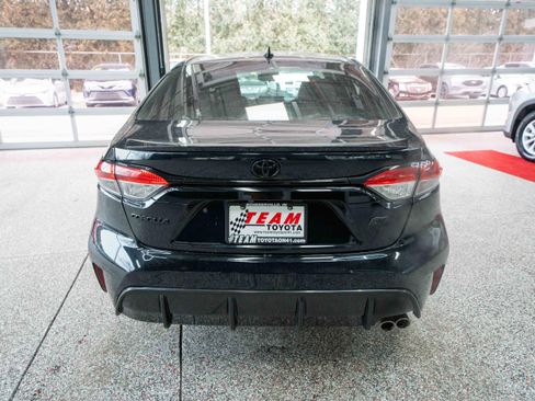 Used 2024 Toyota Corolla SE image 3