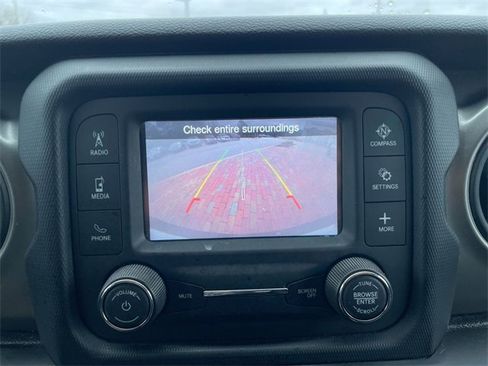 Used 2018 Jeep Wrangler Unlimited Sport S image 19