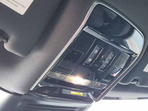 Certified 2025 Land Rover Range Rover Sport SE image 28