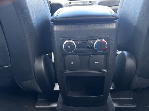 Used 2020 Ford Explorer XLT image 5