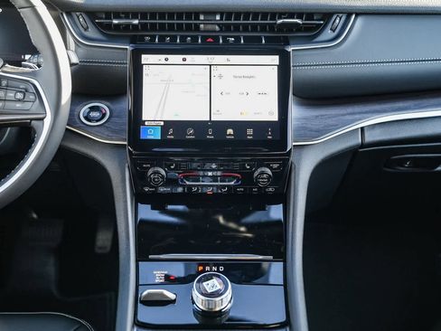 New 2025 Jeep Grand Cherokee Limited image 14