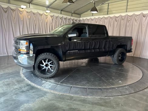 Used 2017 Chevrolet Silverado 1500 LT w/ All Star Edition RWD image 7