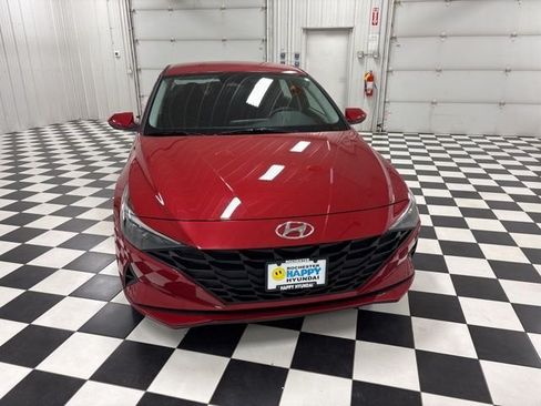 Used 2023 Hyundai Elantra Blue FWD image 2