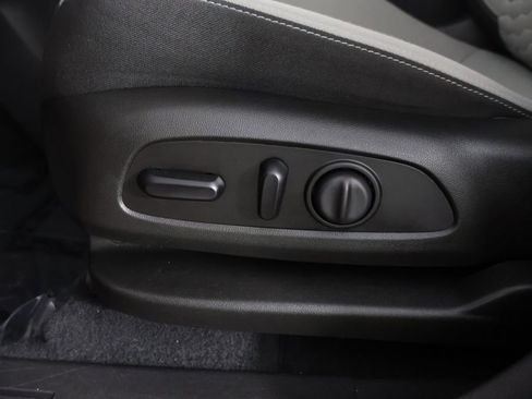 Used 2021 Chevrolet Equinox LT AWD/4WD image 28
