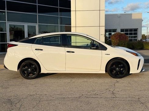 Used 2022 Toyota Prius image 2