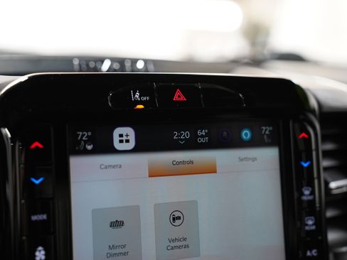 Used 2025 RAM 1500 Laramie image 29